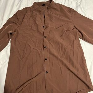Men's brown mock collared shirt!